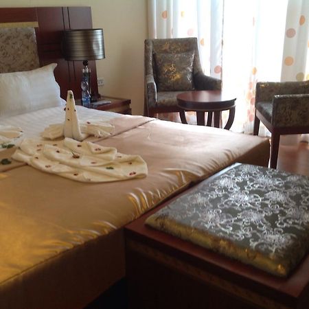 Palm Palace Hotel บาเฮอร์ดาร์ ภายนอก รูปภาพ