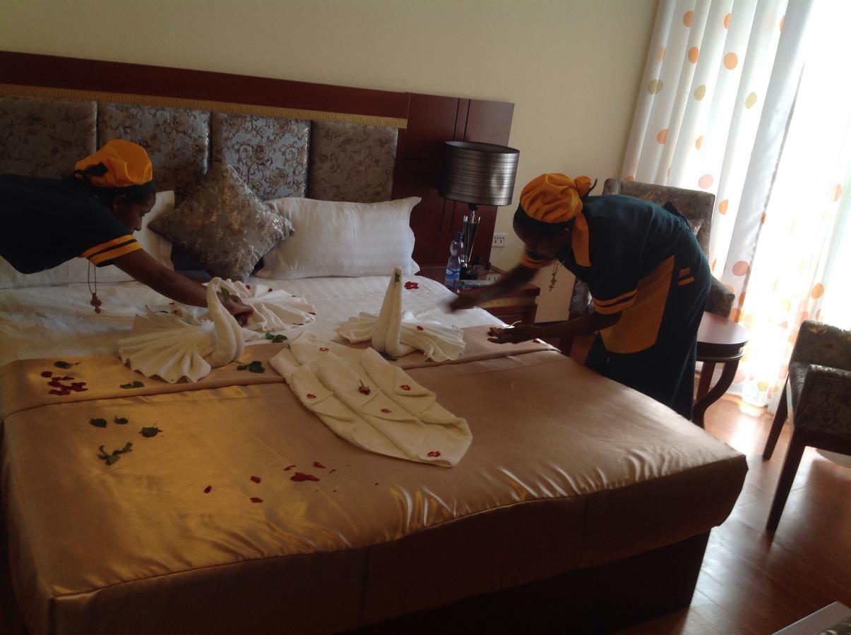 Palm Palace Hotel บาเฮอร์ดาร์ ภายนอก รูปภาพ