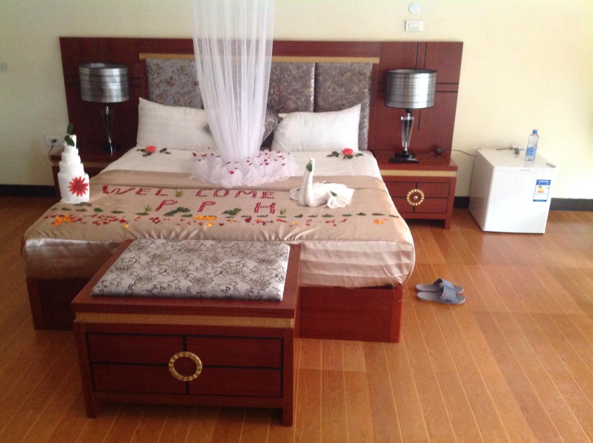 Palm Palace Hotel บาเฮอร์ดาร์ ภายนอก รูปภาพ