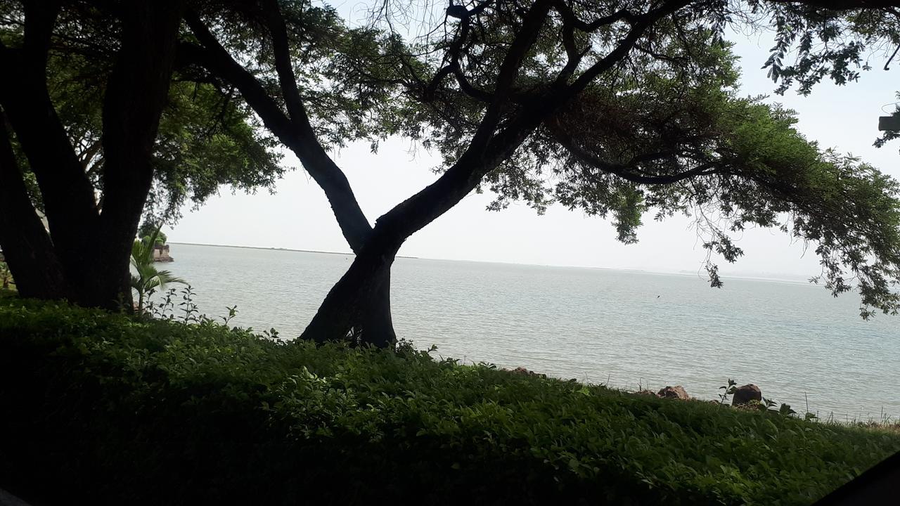 Palm Palace Hotel บาเฮอร์ดาร์ ภายนอก รูปภาพ